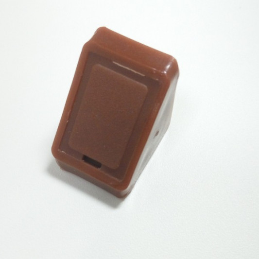 Куточок пластиковий монтажний одинарний горіх темний - 0