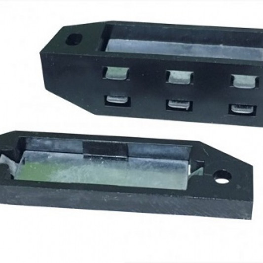 Магніт з відповідною планкою великий чорний - 0